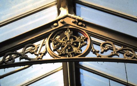 Cast iron, Lewes railway station
