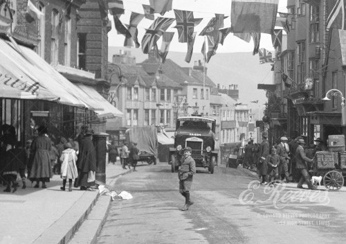 Reeves photo - Box 44 H11989 detail lowrestagged (1)